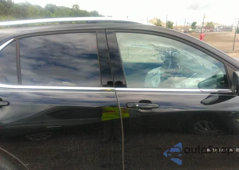 2019 Chevrolet Equinox Lt z USA, uszkodzony, nr VIN 2GNAXLEX8K6108102